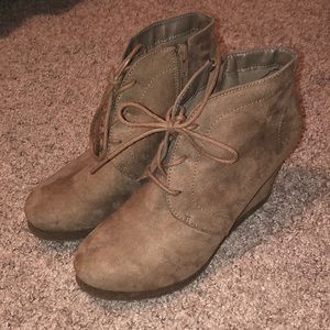 Tannish/grey suede wedges